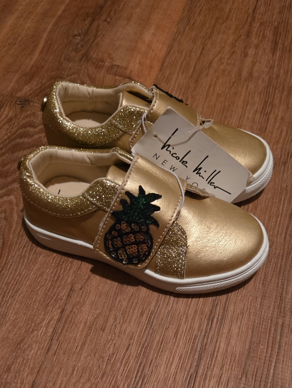 Nicole Miller Kids' Gold Pineapple Sneakers Sz 7